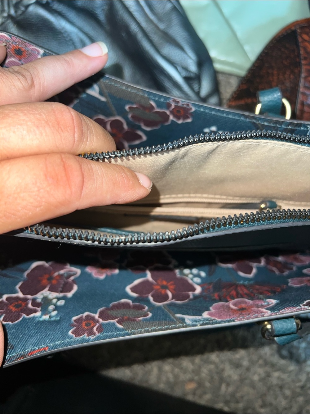 Handbag bundle (read description) - Picture 2 of 7